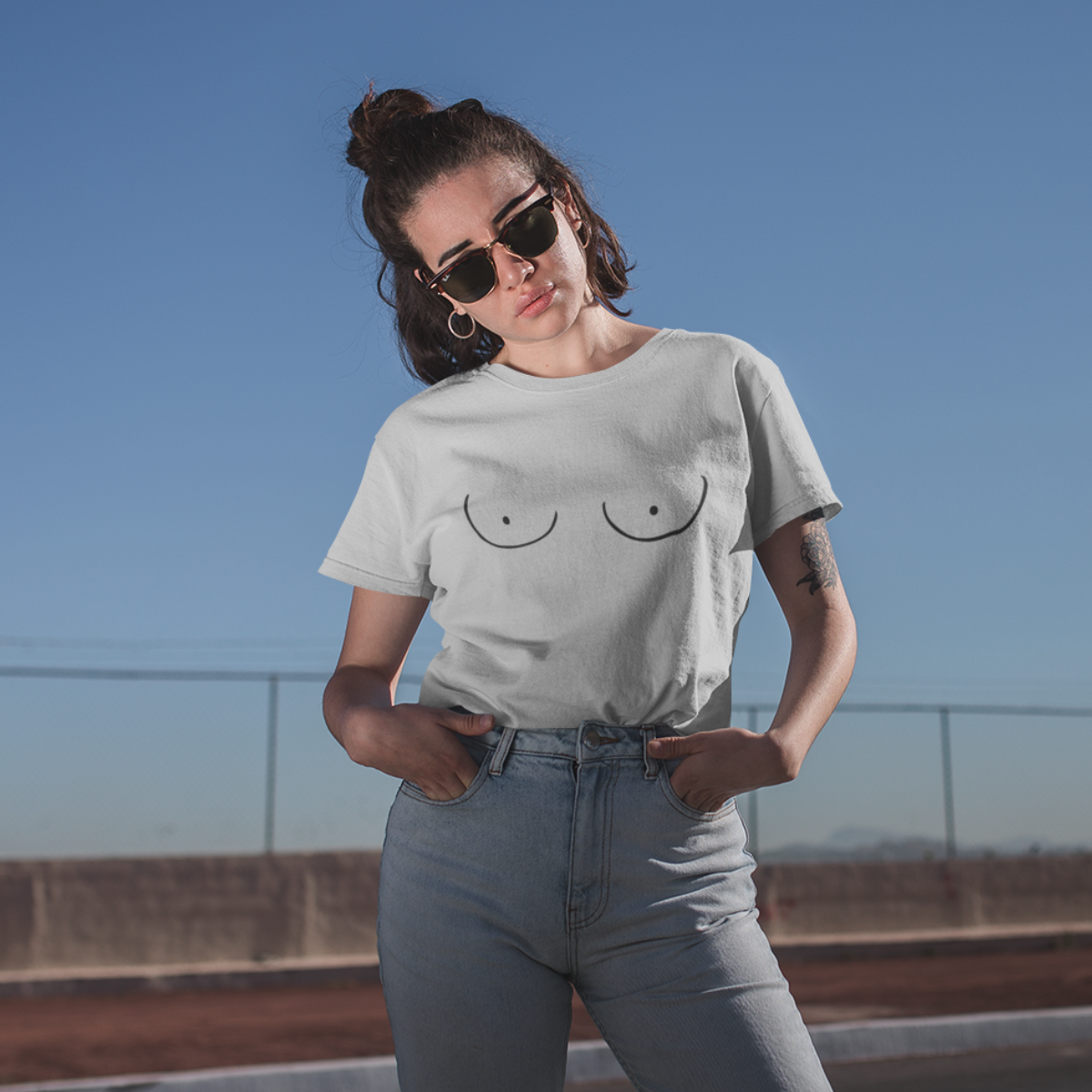 Harmaa meleerattu UNISEX T-paita Rinnat